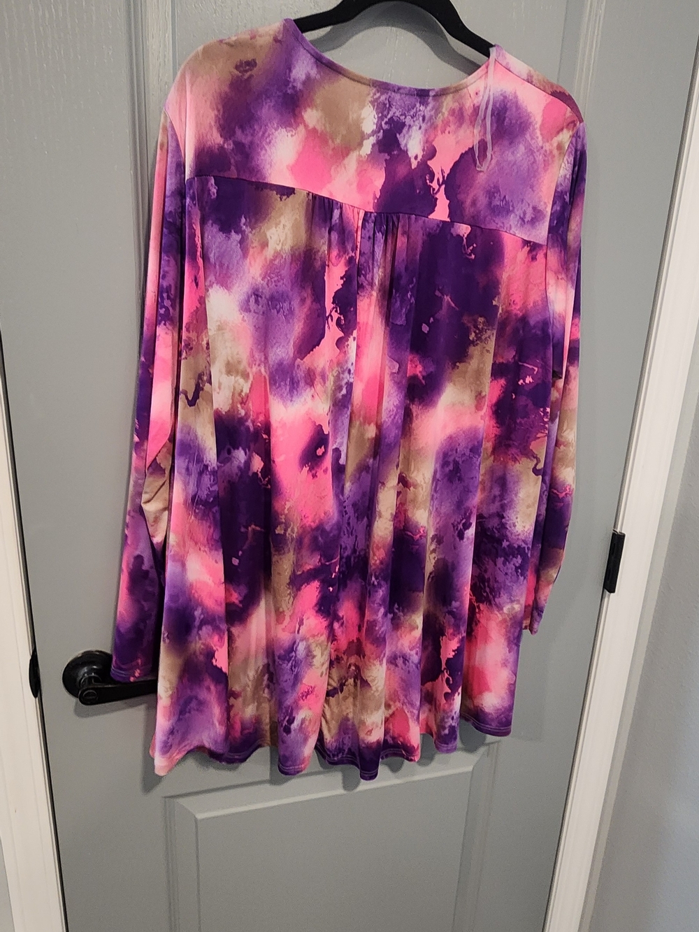 Emerald Purple and Pink Tie-Dye V-Neck Long Sleeve Top - Picture 4 of 4